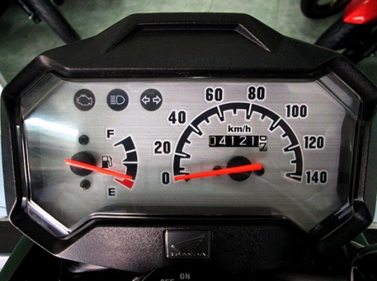 zoomer สีดำเขียว แบบทหาร ตัวท๊อป คอมบายเบลก รถเดือน สิงหาคม ปี 57 ไมล์ 4 พันโล ฟรีโอน แถม 4รายการ 39900