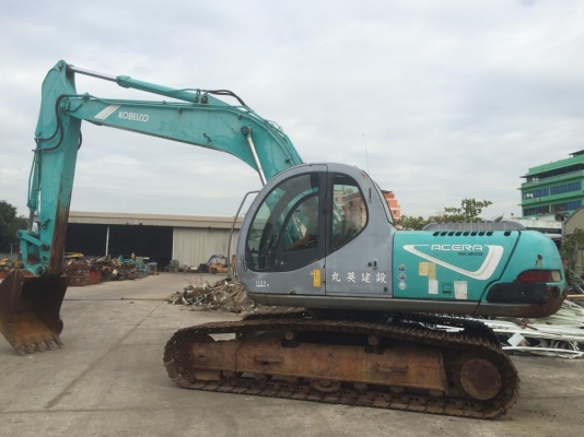 รถขุด KOBELCO SK200