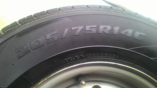 ขายยางบริดโตน พร้อมกระทะเหล็ก 5 รู ขอบ14 ราคาถูกๆ (ขายแล้ว)