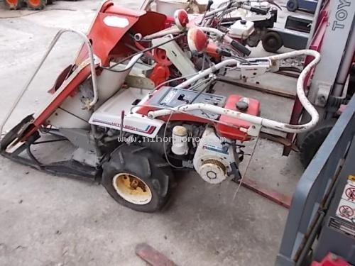 ขายรถเกี่ยวข้าวเดินตาม MITSUBISHI    MB360 รหัสสินค้า : 80802993  Line ID: nihonmono  หรือเพิ่มเติมไดที่ www.nihonmono.com