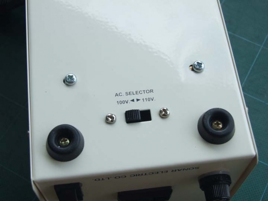 หม้อแปลงไฟจาก 220v ==> 100v /110v ขนาด 1,000w  ตัวที่ 1