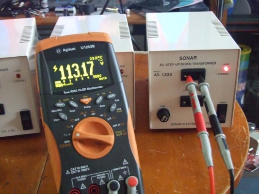 หม้อแปลงไฟจาก 220v ==> 100v /110v ขนาด 1,000w  ตัวที่ 1