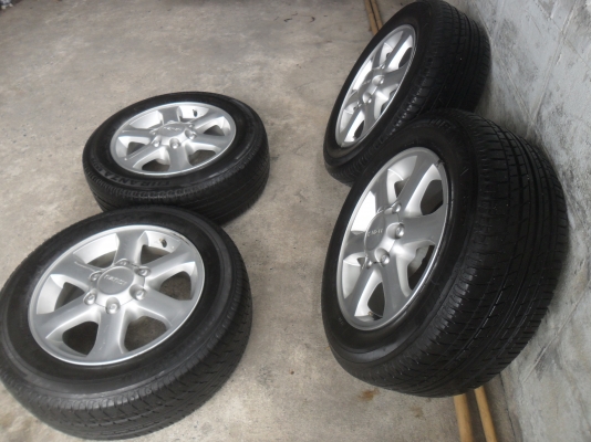 ล้อแม็ก 16นิ้ว 6รู อีซูสุ พร้อมยาง สวยๆ 4 ล้อ ราคา 6700 บาท