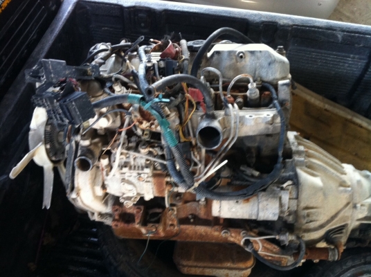 ขายเครื่อง 2L 2.45  hero พร้อมเกียร์   20000 บาท