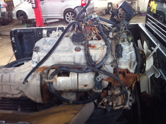 ขายเครื่อง 2L 2.45  hero พร้อมเกียร์   20000 บาท