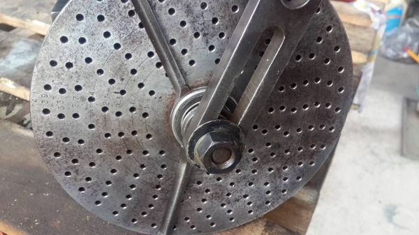 ขายครับขายหัวแบ่งโรตารี่ แบบปรับเอียงองษาได้ สำหรับดกัดเฟือง หรืองานแบ่งองศาทั่วไป สภาพใช้งาน 7500 บาท 0814583376 เอก ปทุม