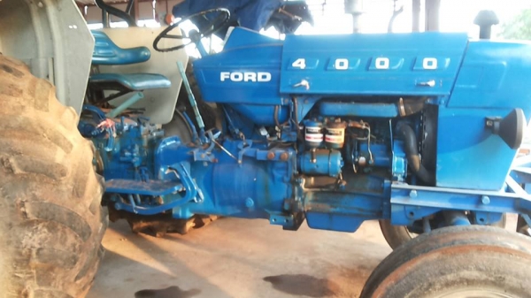 **153,000 บ.ต่อรอง/// รถไถ FORD 4000 T2 เพลาเดียว **ขายรถไถ FORD 55แรง เพลาเดียว ตัวเปล่า FORD 4000 3สูบ 55แรง T2 เสื้อเรียบ (โค้ดระบุ ปีผลิต1970) เช็ค/ฟิต ใหม่ เครื่องดี แรงดี เครื่องยนต์ดีเซล FORD ENGINE:C5NNE 6015 V-T2> ปั้มดี แรงดีครับ เกียร์ดี< **153,000 บ.ต่อรอง/// รถไถ FORD 4000 T2 เพลาเดียว **ขายรถไถ FORD 55แรง เพลาเดียว ตัวเปล่า FORD 4000 3สูบ 55แรง T2 เสื้อเรียบ (โค้ดระบุ ปีผลิต1970) เช็ค/ฟิต ใหม่ เครื่องดี แรงดี เครื่องยนต์ดีเซล FORD ENGINE:C5NNE 6015 V-T2> ปั้มดี แรงดีครับ เกียร์ดี<