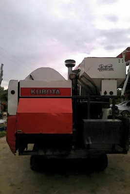 ขายรถเกี่ยวข้าว KUBOTA DC60 พร้อมเทรลเลอร์ ปี53เล่มทะเบียนพร้อมโอน สนใจโทร 090-8588220คุณนะ 093-3258446คุณบิว ID:narong498 หรือเข้าดูสินค้าอื่นๆได้ที่ www.truck.in.th/498 หรือเพจFacebook ณรงค์ ซื้อขายรถมือสอง (เว็บไซต์ส่วนตัว) หรือFacebook ตลาดรถมือสอง คุ