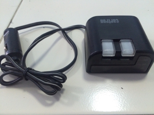 ทีจุดบหรี่ 2 ช่อง ยี่ห้อ CARTRON มีที่วัดแบตเตรี่รถ และมีไฟบอกเปิดปิด มือ2 ญี่ปุ่น