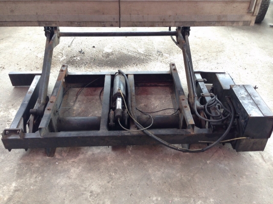 ลิฟต์ท้ายรถหกล้อ ลิฟต์ท้ายรถหกล้อ