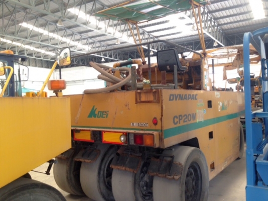 รถบด 7 ล้อยาง Dynapace CP20W สต็อกเรา สนใจโทร. 080-6565422 (หนิง)