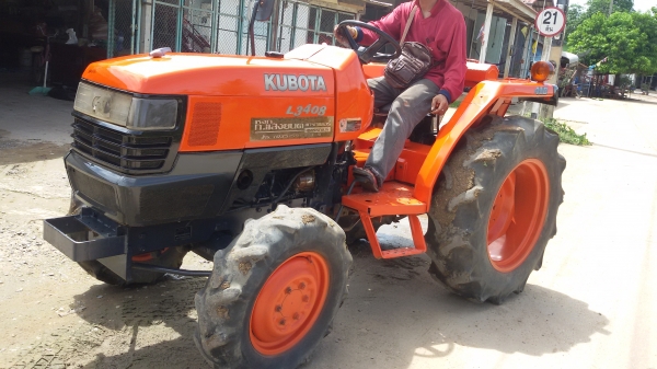 ขายครับรถไถคูโบต้าL3408แรงสองเพลา  ราคา185000บาท   อยู่ วังบัว อ คลองขลุง จ กำแพงเพชรสนใจโทร 0813655997 อำพรพาเจริญราคาคุยกันได้อีกนะครับ