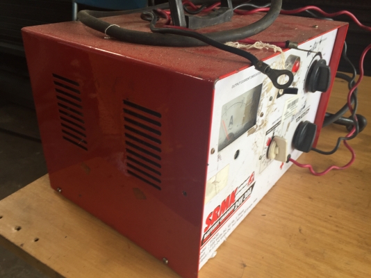 ขายเครื่องชาร์จแบตเตอรี่รถยนต์ 24V 30A ใช้งานได้ครับ