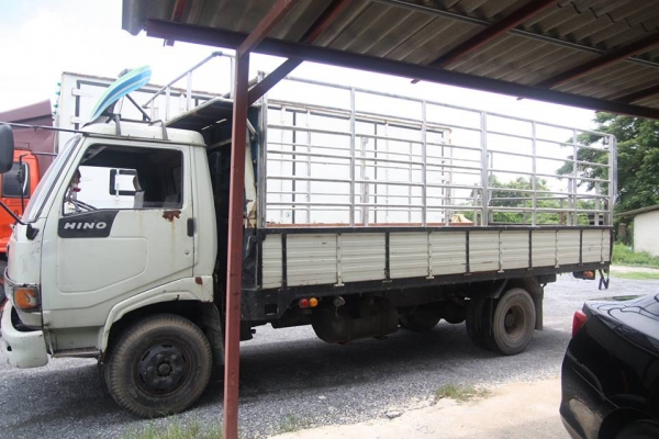 6ล้อ FC7W 120 แรง ยาว 5.50 ห้างแท้ปี 45 ขายตามสภาพ คัสซีดี สภาพพร้อมใช้งาน