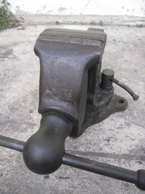 ปากกาจับงานเก่า Rock island