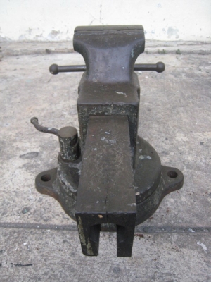 ปากกาจับงานเก่า Rock island