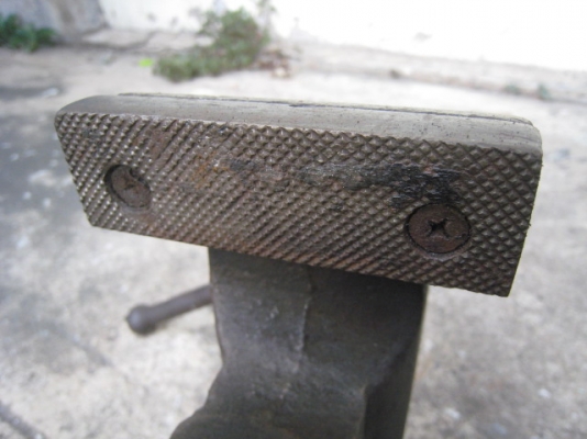 ปากกาจับงานเก่า Rock island