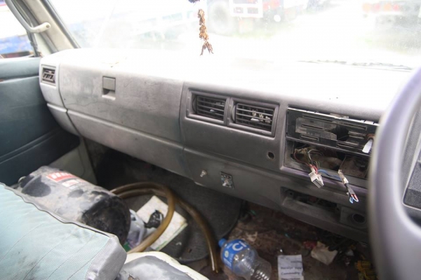 6ล้อ FC7W 120 แรง ยาว 5.50 ห้างแท้ปี 45 ขายตามสภาพ คัสซีดี สภาพพร้อมใช้งาน