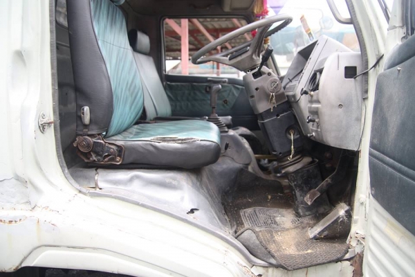 6ล้อ FC7W 120 แรง ยาว 5.50 ห้างแท้ปี 45 ขายตามสภาพ คัสซีดี สภาพพร้อมใช้งาน