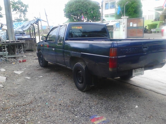 NISSAN  BIGM ฝาเเดง  ปี 1995 เครื่องดี ช่วงล่างดี