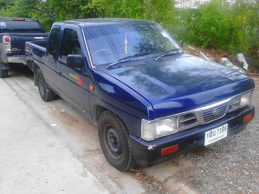 NISSAN  BIGM ฝาเเดง  ปี 1995 เครื่องดี ช่วงล่างดี