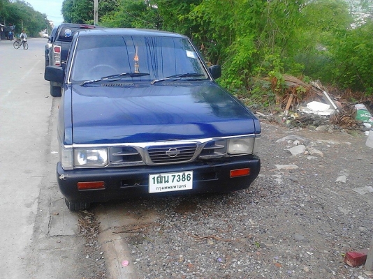 NISSAN  BIGM ฝาเเดง  ปี 1995 เครื่องดี ช่วงล่างดี
