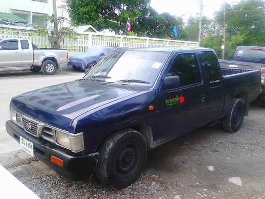 NISSAN  BIGM ฝาเเดง  ปี 1995 เครื่องดี ช่วงล่างดี