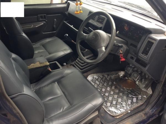 NISSAN  BIGM ฝาเเดง  ปี 1995 เครื่องดี ช่วงล่างดี