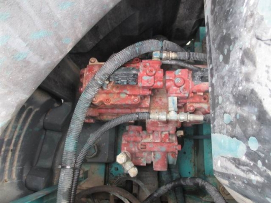 รถขุด KOBELCO SK135SR-1 รถขุด KOBELCO SK135SR-1