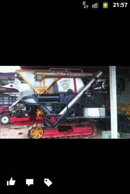 ขายรถเกี่ยวจ้าวช้างมีชัยตัวเดิน 8 ht เครื่อง อิซูสุ 6hl 205 เทอร์โบ  เป็นรถขนาดเล็กน้ำหนักเบาคล่องตัวดีสภาพพร้อมใช้