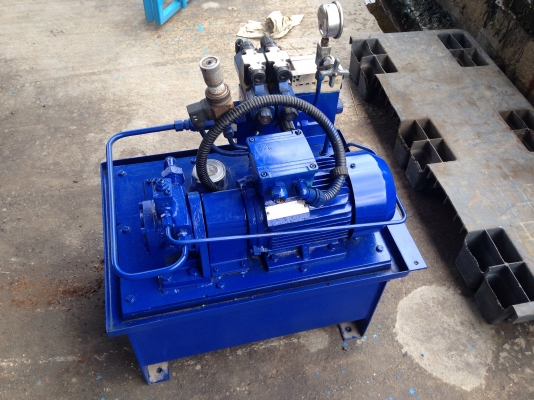 ขายปั้มน้ำมันไฮโดรลิคขนาด 2HP. 380V พร้อมวาล์วคอนโทรล 24VDC 2 ชุด อุปกรณ์ครบ พร้อมใช้งาน