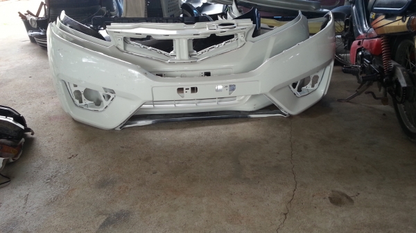 กันชนหน้าHONDA Jazz 2015 ของแท้มือสอง