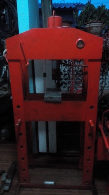 แท่นอัดไฮโดลิค 30ตัน ใช้งานได้ปกติสภาพใหม่
