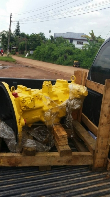 ขายด่วน ปั้มทายเครื่อง KOMATSU PC200-6 ของใหม่ยังไม่ได้ใช้งาน