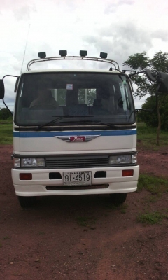 HINOไฮเท็ค 195แรง ยาว 5.8 ม.ยางดีทั้งหมด6เส้น เครื่องดี ครัทซีสวย ขาย 485,000 บาท ศุภากร 081-1903107 , 081-4252943)