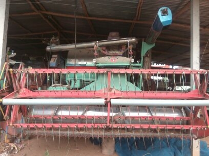ขายรถเกี่ยวข้าวไทยเจริญ ตัวเดิน 10 HT เครื่อง ISUZU 220 ราคา 440000 ต่อรองได้