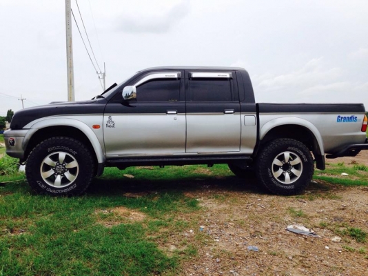 mitsubishi strada 2.8 ปี 2002