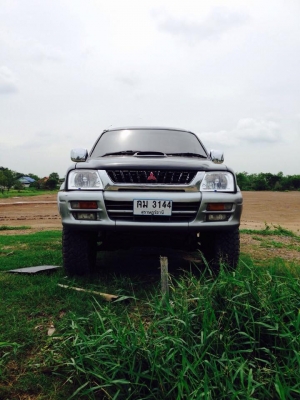 mitsubishi strada 2.8 ปี 2002 mitsubishi strada 2.8 ปี 2002