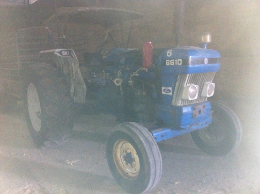 รถไถฟอร์ดเพลาเดียว 6610 มีเล่มทะเบียนไม่มีเครื่องมือ