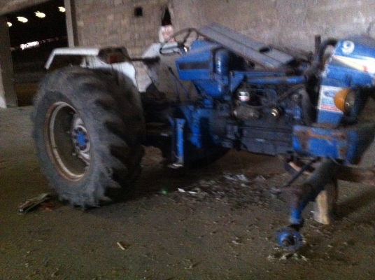 รถไถฟอร์ดเพลาเดียว 6610 มีเล่มทะเบียนไม่มีเครื่องมือ