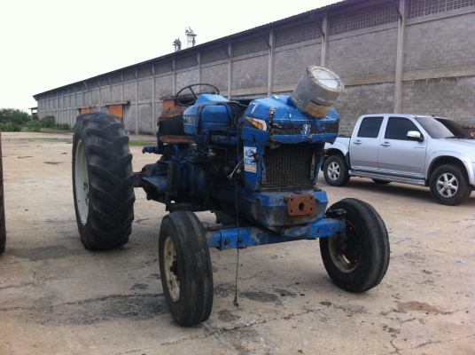 รถไถฟอร์ดเพลาเดียว 6610 มีเล่มทะเบียนไม่มีเครื่องมือ