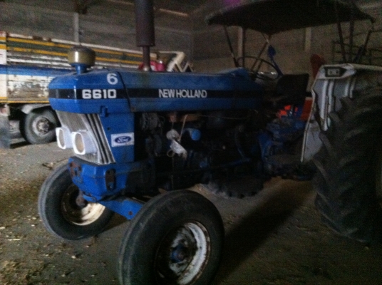 รถไถฟอร์ดเพลาเดียว 6610 มีเล่มทะเบียนไม่มีเครื่องมือ