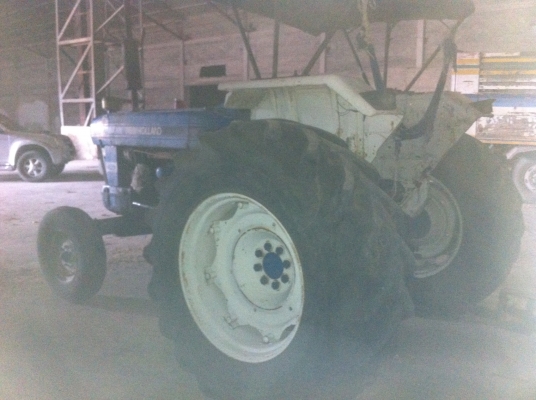 รถไถฟอร์ดเพลาเดียว 6610 มีเล่มทะเบียนไม่มีเครื่องมือ