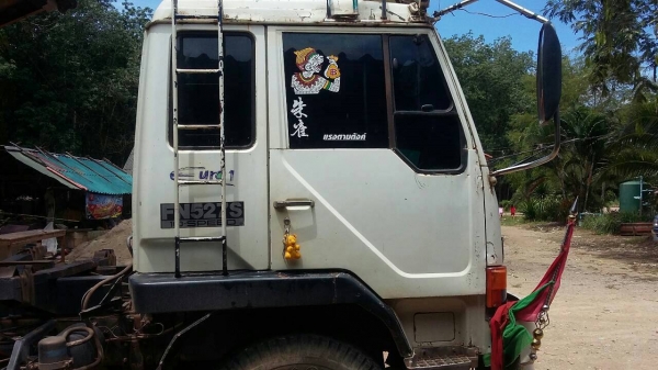 รถมิตซู 10 ล้อดั้ม FN527 - TF  220 แรงม้า.  ( ตัวแท้. )     สนใจติดต่อ  081 - 6079515