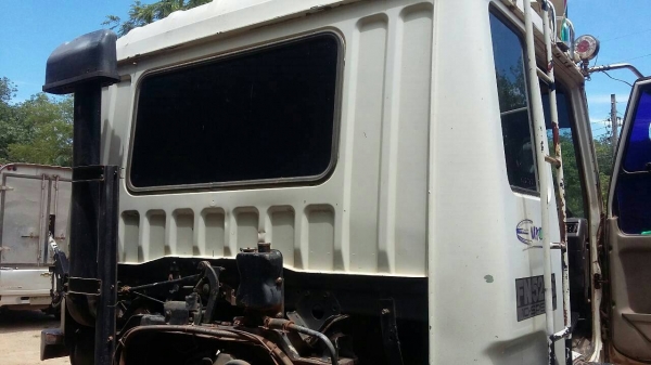 รถมิตซู 10 ล้อดั้ม FN527 - TF  220 แรงม้า.  ( ตัวแท้. )     สนใจติดต่อ  081 - 6079515