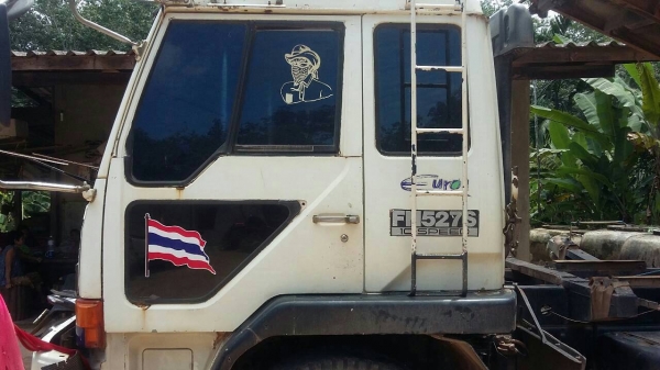 รถมิตซู 10 ล้อดั้ม FN527 - TF  220 แรงม้า.  ( ตัวแท้. )     สนใจติดต่อ  081 - 6079515