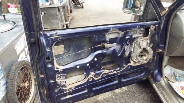 ((มีคนจองแล้วคับ))ขายอีซูซุดาก้อนรถปี98/2500เทอร์โบไม่เวอร(รถมีประกันภัยชั้น1)เล่มพร้อมทะเบียนไม่ขาดรถเครื่องยังดีขี่ดี