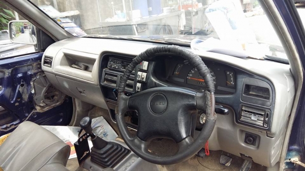 ((มีคนจองแล้วคับ))ขายอีซูซุดาก้อนรถปี98/2500เทอร์โบไม่เวอร(รถมีประกันภัยชั้น1)เล่มพร้อมทะเบียนไม่ขาดรถเครื่องยังดีขี่ดี