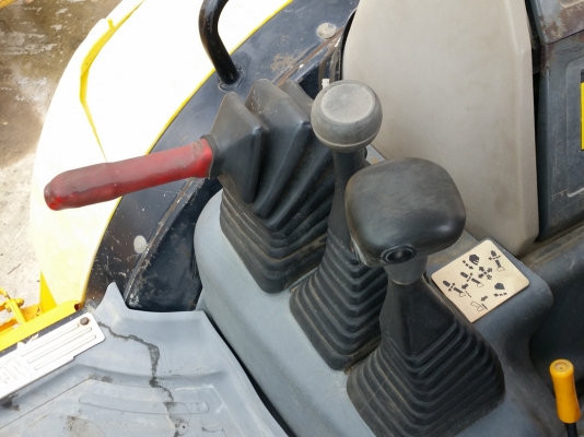 ขาย รถตักหน้าขุดหลัง JCB 215S สภาพสวย นำเข้าจากประเทศสหรัฐอเมริกา 2 เพลา 4x4 92 แรงม้า ไม่เคยผ่านการใช้งานในไทย