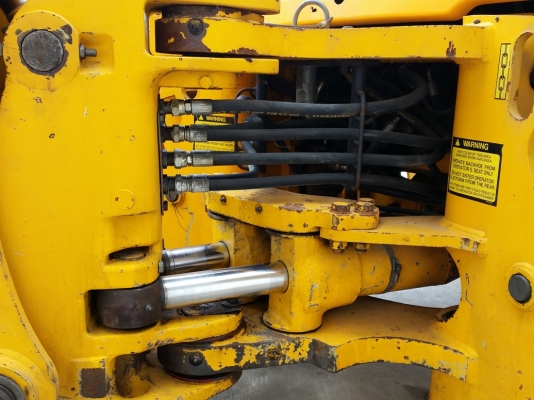 ขาย รถตักหน้าขุดหลัง JCB 215S สภาพสวย นำเข้าจากประเทศสหรัฐอเมริกา 2 เพลา 4x4 92 แรงม้า ไม่เคยผ่านการใช้งานในไทย